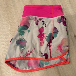 🌸Lululemon Shorts🌸Fun & Floral🌸